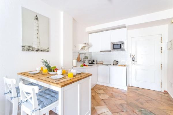 Estudio en avenida Jardines de las Golondrinas, 6