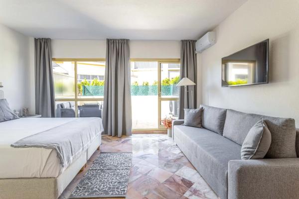 Estudio en avenida Jardines de las Golondrinas, 6