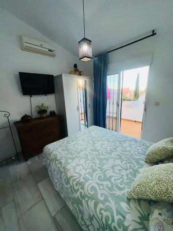 Chalet adosado en avenida Benajarafe, 214