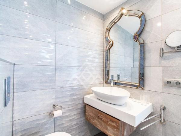 Estudio en calle de Las Golondrinas, 30 -24