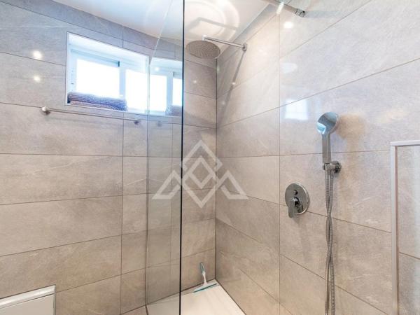 Estudio en calle de Las Golondrinas, 30 -24