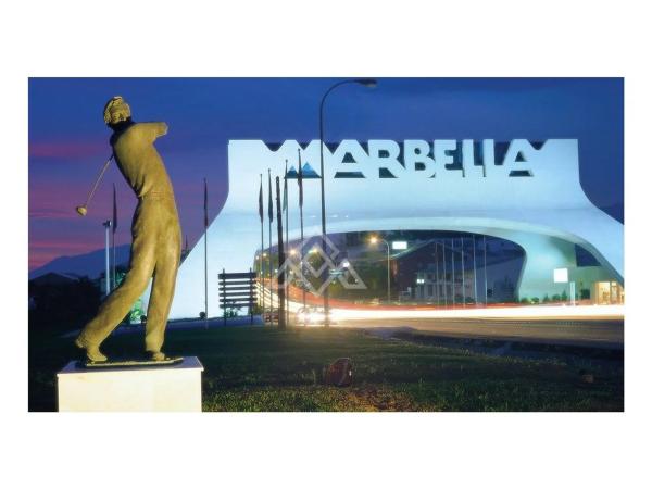 Estudio en calle de Las Golondrinas, 30 -24