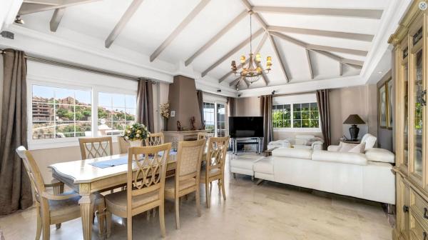 Casa independiente en paseo del Golf