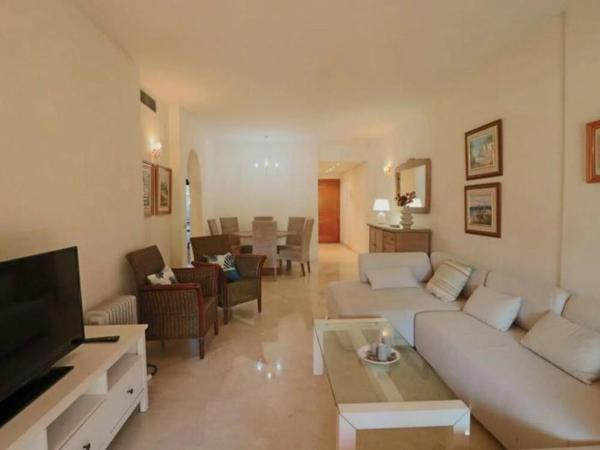 Piso en avenida del Rosario