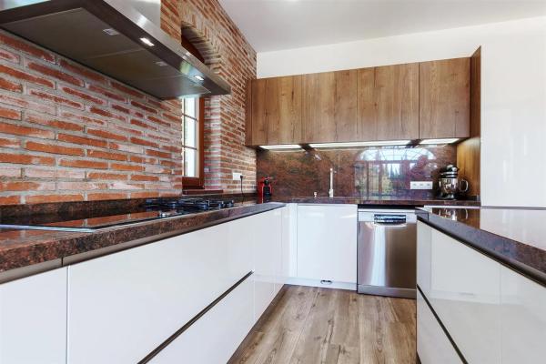 Casa independiente en calle los Claveles, 170