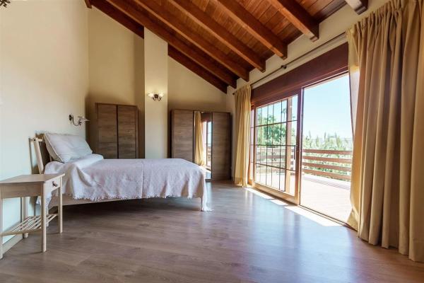 Casa independiente en calle los Claveles, 170