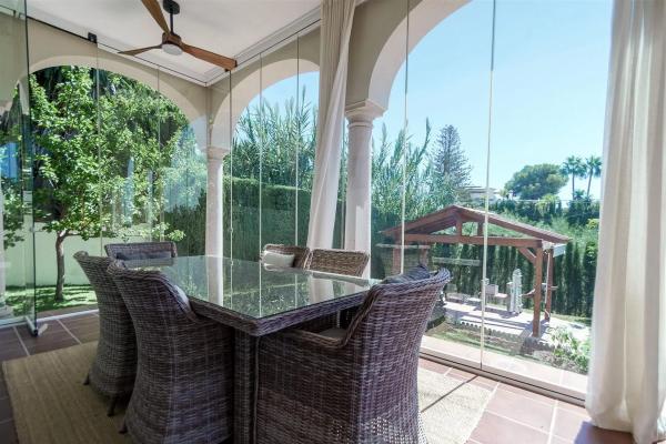 Casa independiente en calle los Claveles, 170