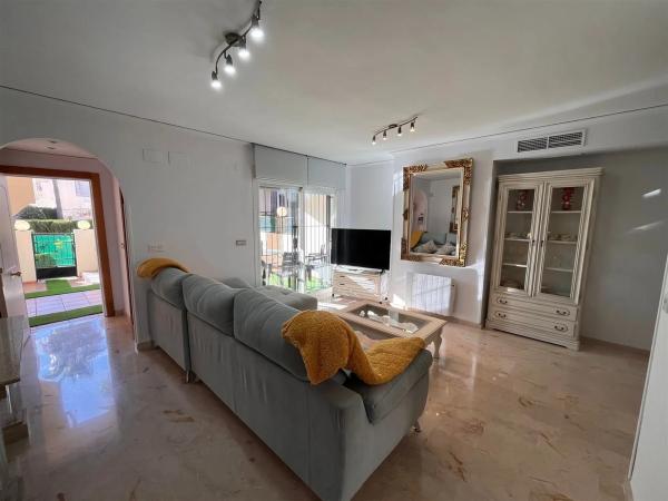 Chalet adosado en avenida Cervantes, 125