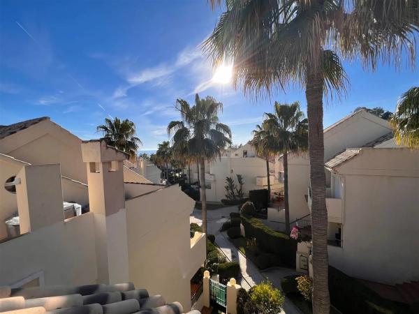 Chalet adosado en avenida Cervantes, 125