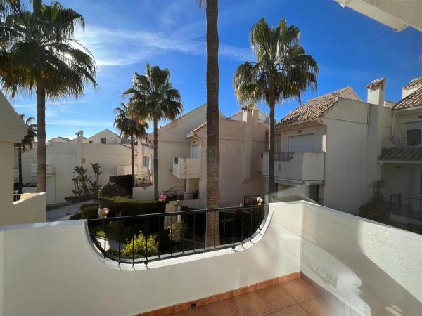 Chalet adosado en avenida Cervantes, 125