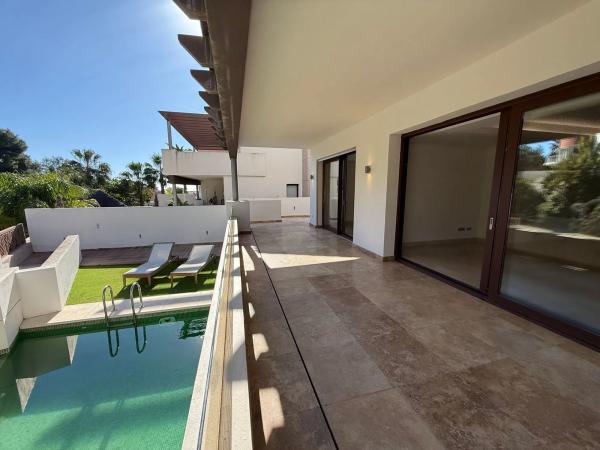 Chalet pareado en calle Hermanos Belón Lima, 1