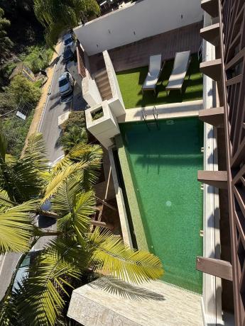 Chalet pareado en calle Hermanos Belón Lima, 1