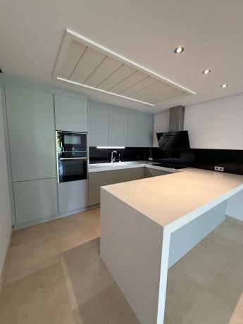 Chalet pareado en calle Hermanos Belón Lima, 1