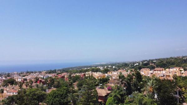 Casa independiente en calle Adolfo Lima de Zea