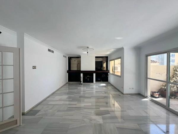 Piso en calle Jacinto Benavente, 17