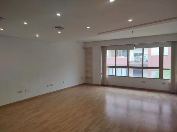 Estudio en Av Ricardo Soriano