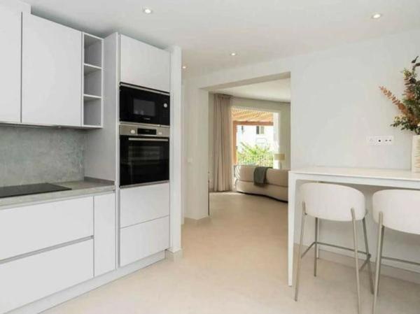 Casa independiente en plaza de los Naranjos