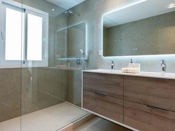 Casa independiente en plaza de los Naranjos