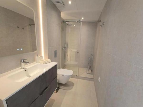 Casa independiente en plaza de los Naranjos