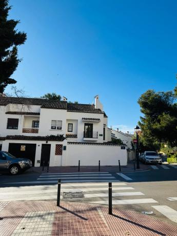 Chalet adosado en avenida las Palmeras, 17