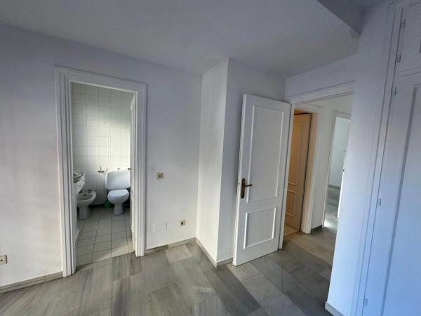 Chalet adosado en avenida las Palmeras, 17