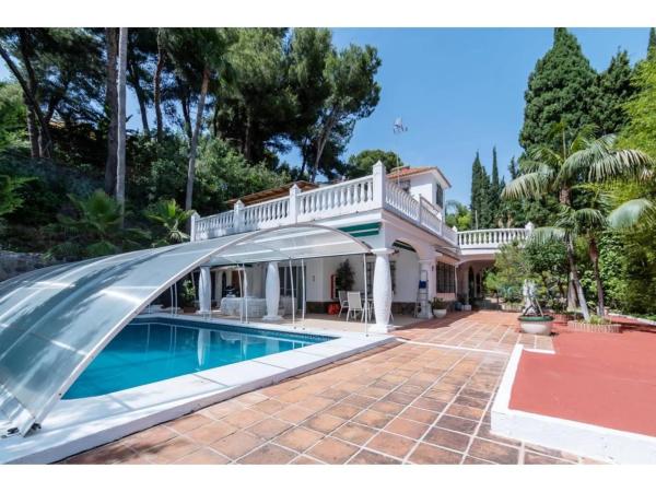 Chalet en calle Jacinto Benavente, 4