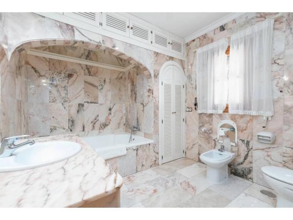 Chalet en calle Jacinto Benavente, 4