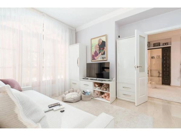 Chalet en calle Jacinto Benavente, 4