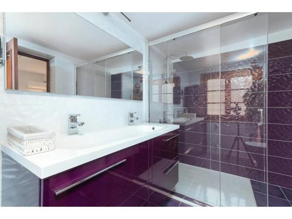 Chalet en calle Jacinto Benavente, 4