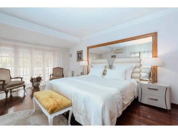 Chalet en calle Jacinto Benavente, 4