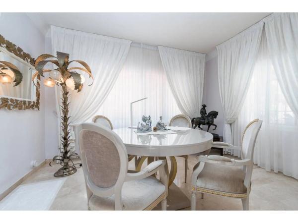 Chalet en calle Jacinto Benavente, 4