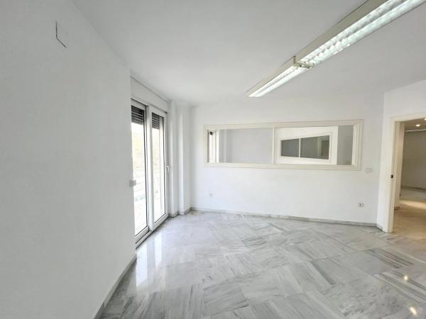 Piso en calle de Ramón Gómez de la Serna, 22