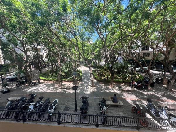 Piso en plaza del Delfín, 5