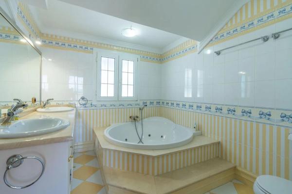 Ático en Barrio Playa Bajadilla-Puertos