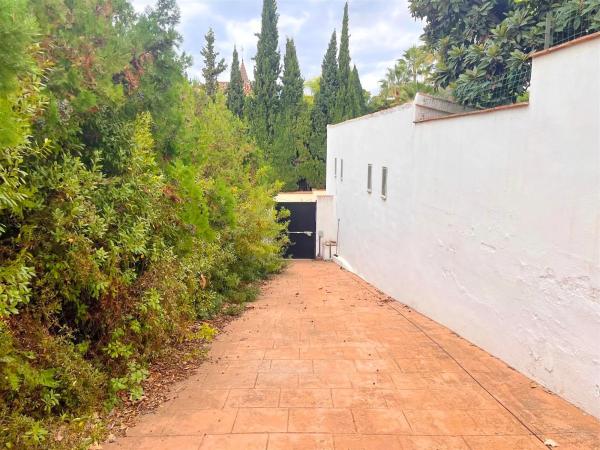 Casa independiente en calle Hungría, 24