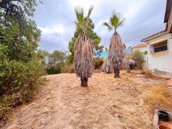 Casa independiente en calle Hungría, 24