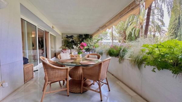 Piso en calle de Arturo Rubinstain, 2