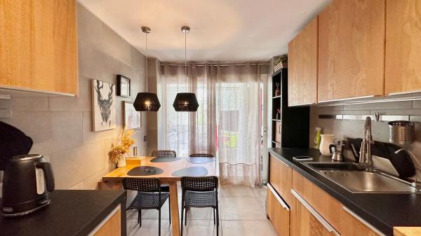 Piso en calle de Arturo Rubinstain, 2