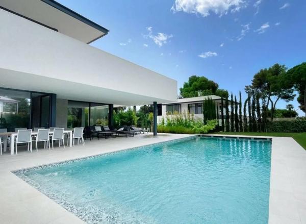 Casa independiente en bulevar Príncipe Alfonso de Hohenlohe