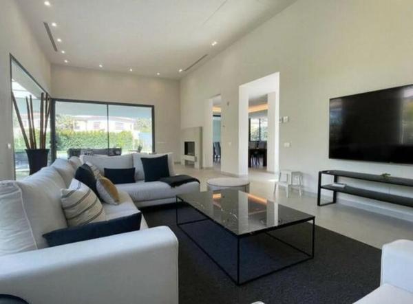 Casa independiente en bulevar Príncipe Alfonso de Hohenlohe