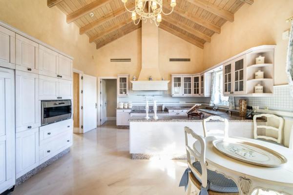 Casa independiente en Urbanizacion Altos Reales