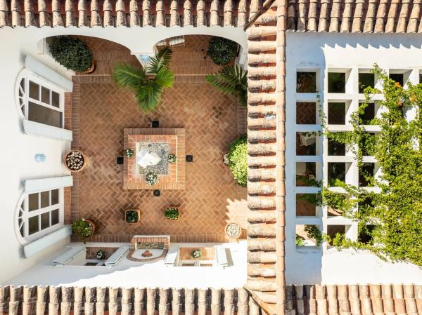 Casa independiente en Urbanizacion Altos Reales