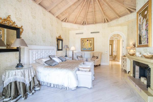 Casa independiente en Urbanizacion Altos Reales