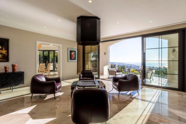 Casa independiente en calle Sierra Blanca