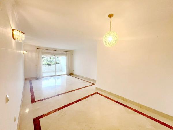 Piso en calle José Meliá, 5