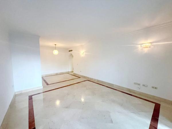 Piso en calle José Meliá, 5