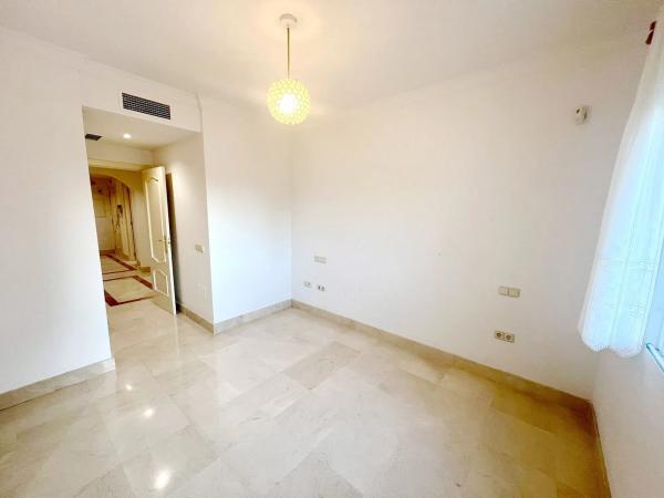 Piso en calle José Meliá, 5