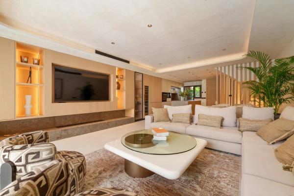 Chalet adosado en calle Santillana del Mar, 2