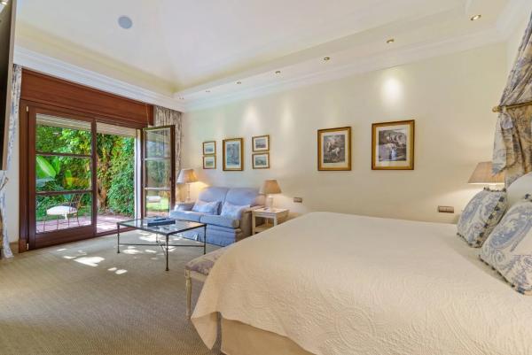 Casa independiente en Urbanización Lomas de Marbella Club