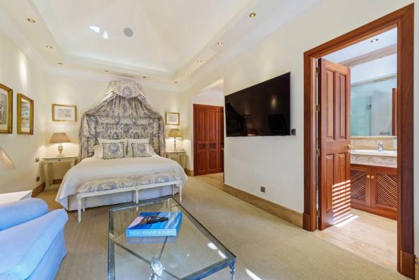 Casa independiente en Urbanización Lomas de Marbella Club